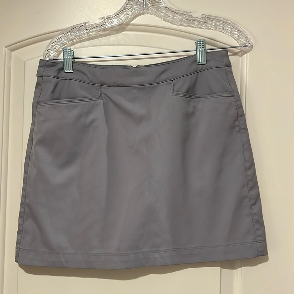 Women’s PGA Golf Skirt with Shorts. Size 4. Gray